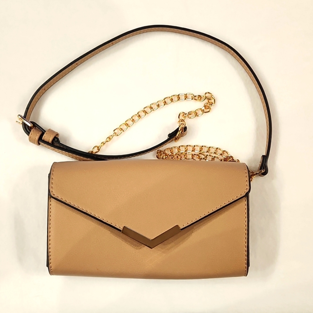 Urban ExpressionsHester WALLET Crossbody Bag in Nude/ Beige Color